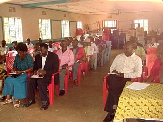 ３月４日に開催された代表者会議に集まった４０村の代表者たち